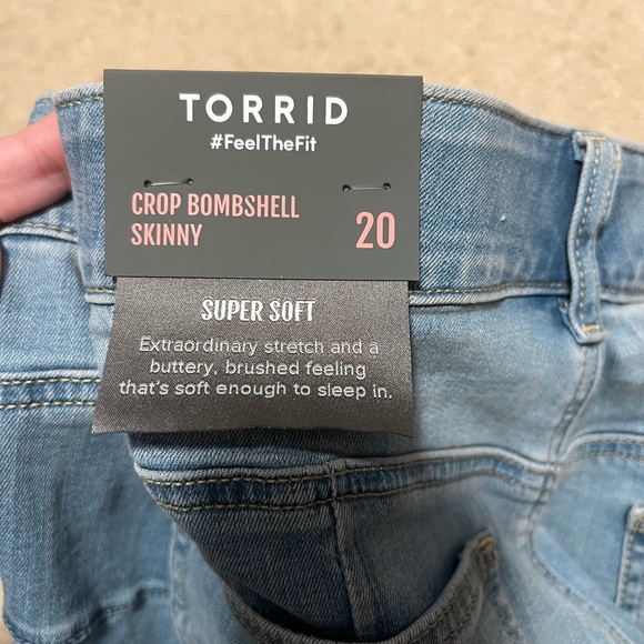 Torrid crop bombshell skinny super soft high-rise jeans - Picture 7 of 8